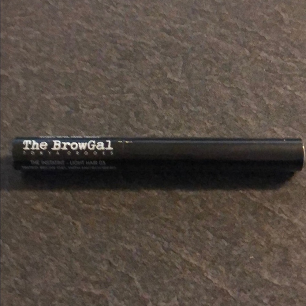Tinted brow gel